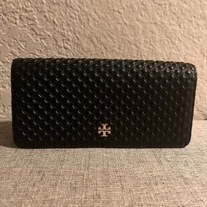 Tory Burch envelope wallet in Black